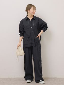 カットワークエンブロイダリーシャツのコーディネートスナップ（makoto