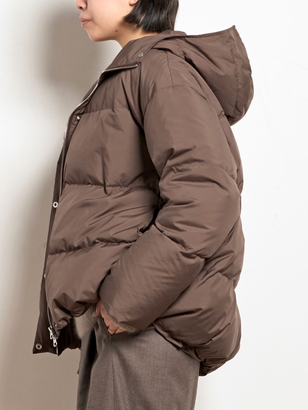 フードダウンジャケット(ブラウン)のコーディネートスナップ（MAE