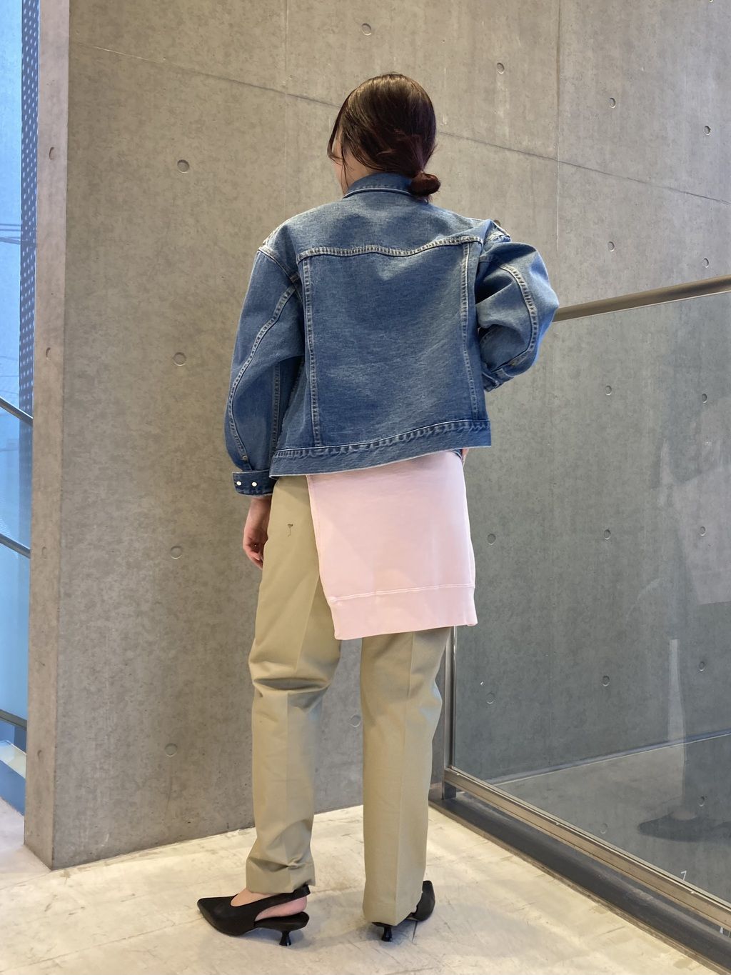 LE DENIM ボクシートラッカーデニムジャケットのコーディネート