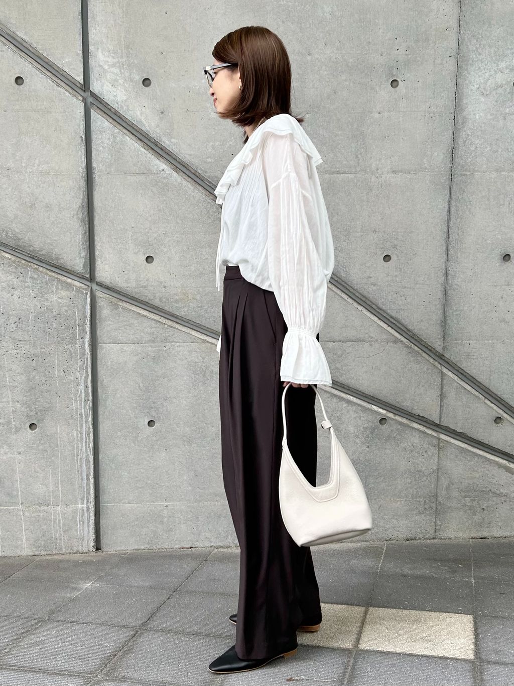 フリルピンタックブラウスのコーディネートスナップ（yodo）｜IENA