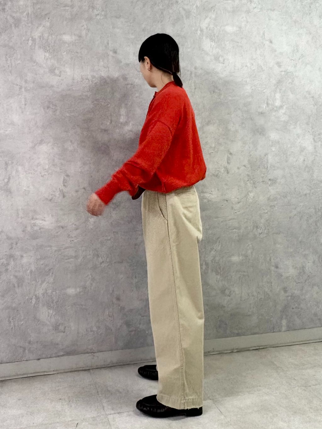 ハイツイストテンジク クルーネックカーディガンのコーディネート