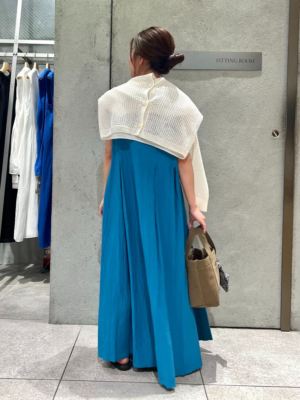 【美品】spick&span/タックアメスリワンピース/サックスブルー/36 タックアメスリワンピースのコーディネートスナップ（Momoka）｜Spick
