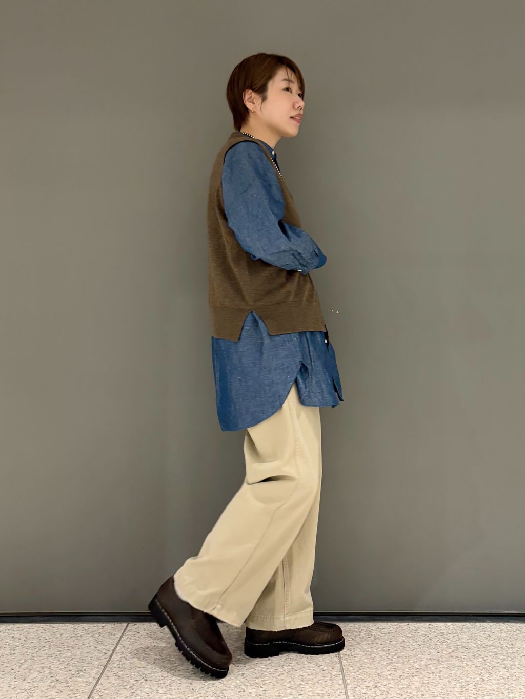 CORDERA】 MERINO WOOL LACE WAISTCOAT TAUPEのコーディネートスナップ