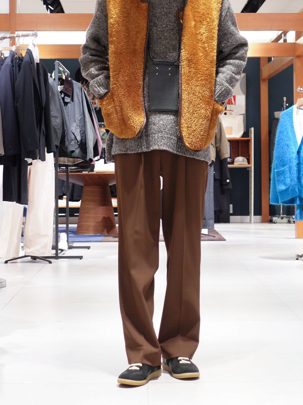 パイピング ファー ベストのコーディネートスナップ（藤田英嗣 