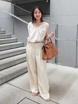 追加》【洗える】ミューズサテンギャザーボリュームブラウスの 