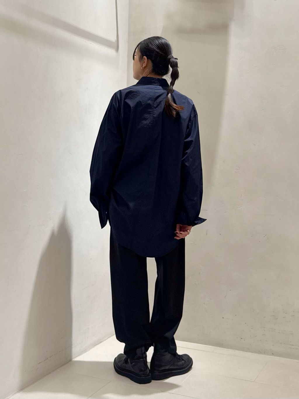 ライトツイル タックテーパーパンツのコーディネートスナップ（Y.K