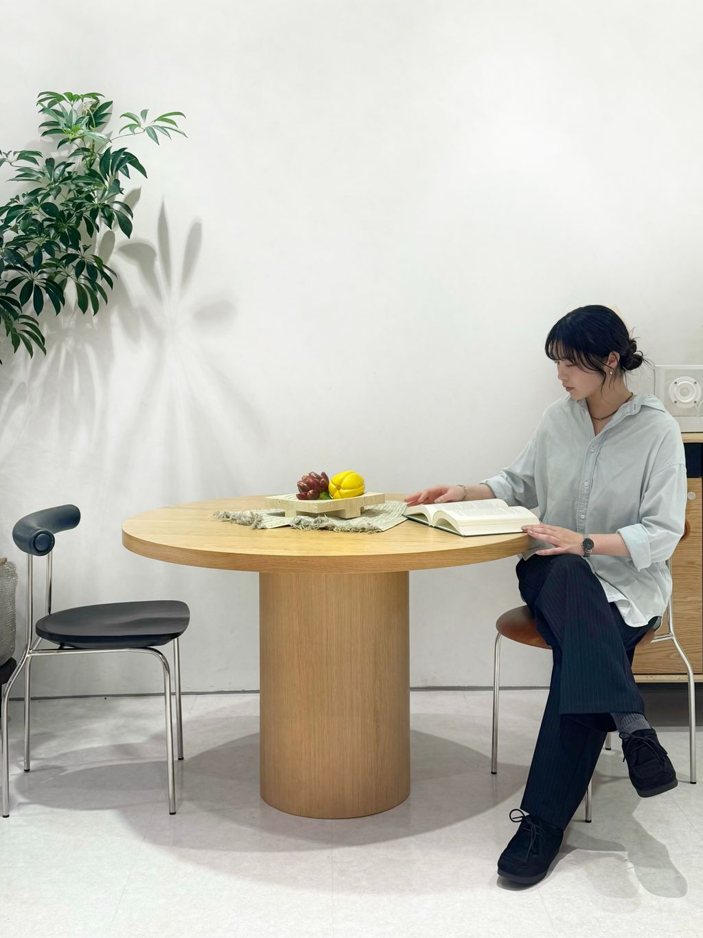 JOURNAL STANDARD FURNITURE