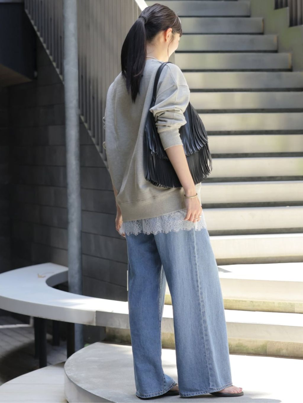 WEB限定追加予約》ST.ALBANSロゴスウェットのコーディネートスナップ