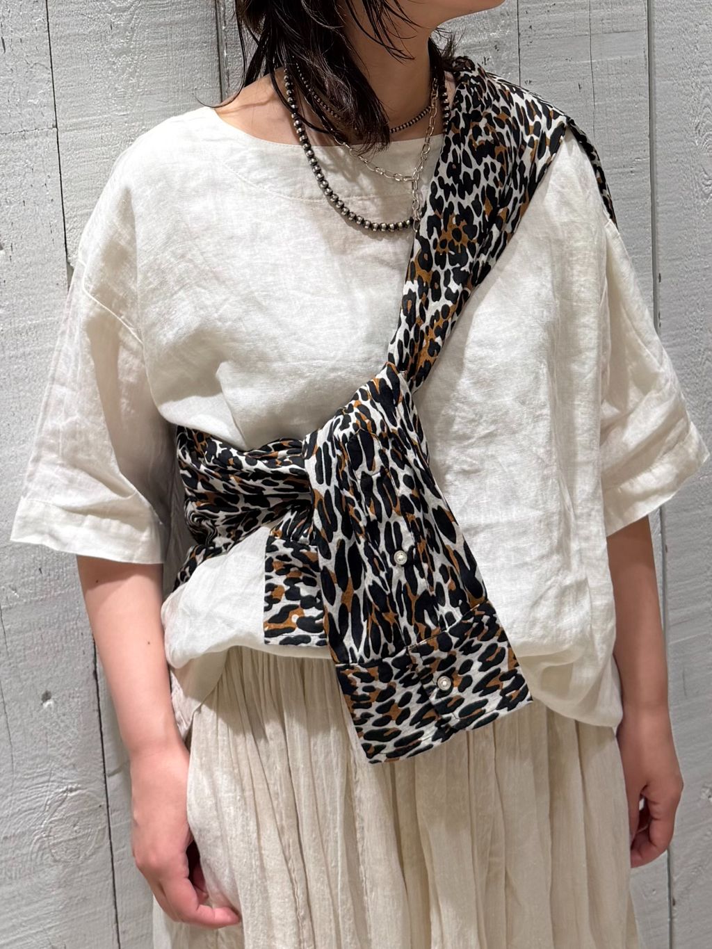 ARMEN】LINEN PLAIN BOAT NECK S/SL PULLのコーディネートスナップ（AT 
