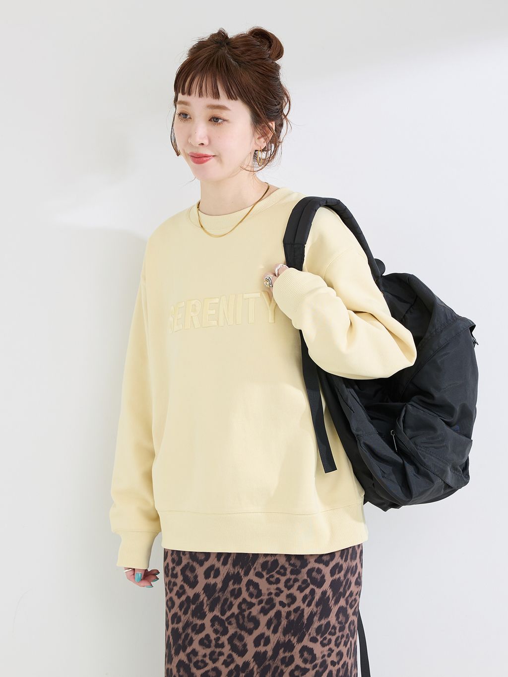 予約》ウォッシャブル / ロゴオーバースウェットのコーディネート