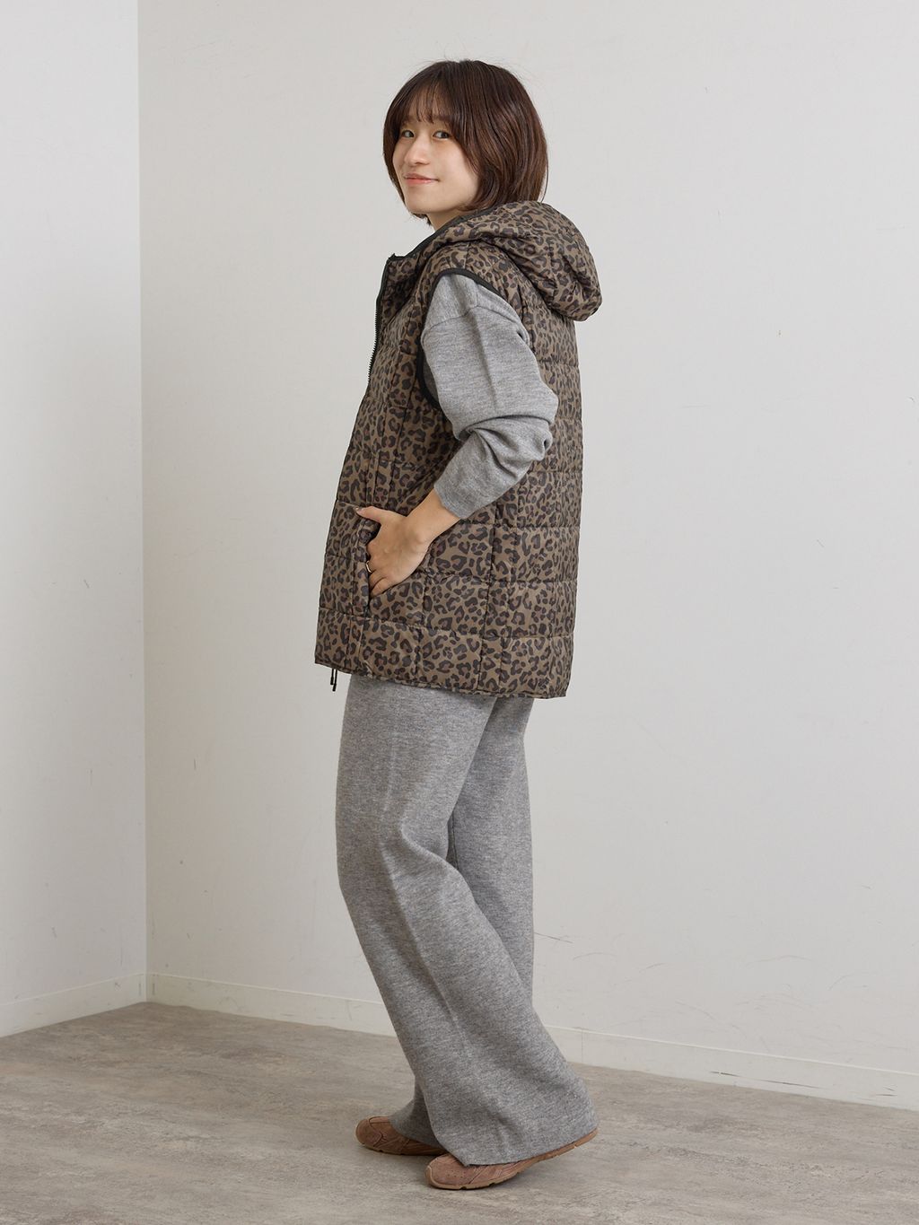予約》TAION / タイオン HOOD W-ZIP DOWN VESTのコーディネート