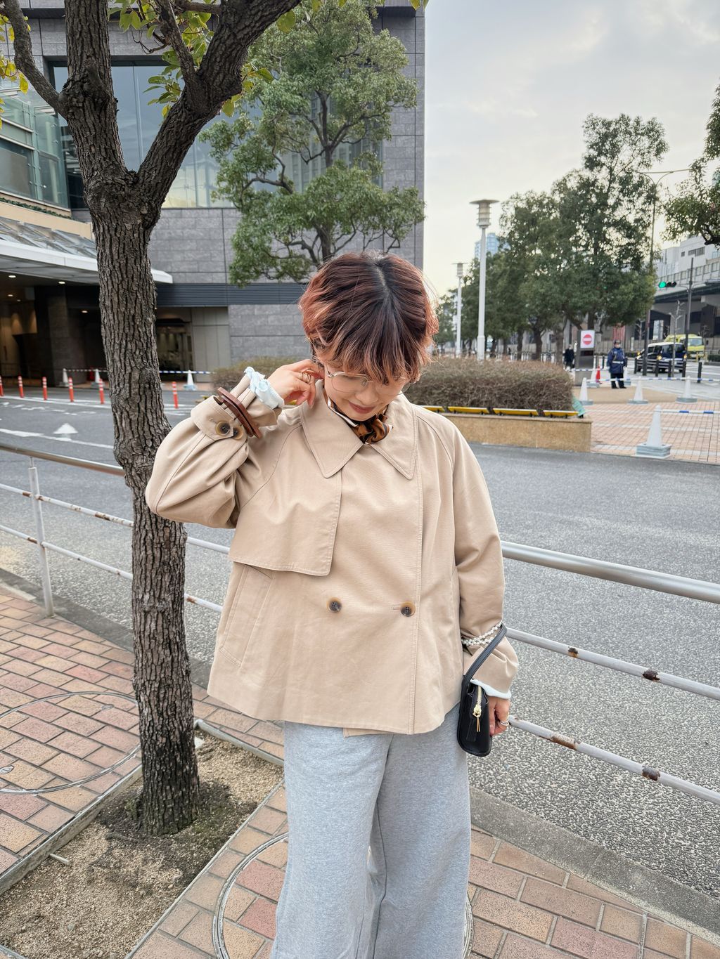 ソフトツイルショートトレンチコートのコーディネートスナップ（Rie