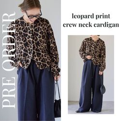 オンライン予約即完売の《レオパード プリントクルーネック