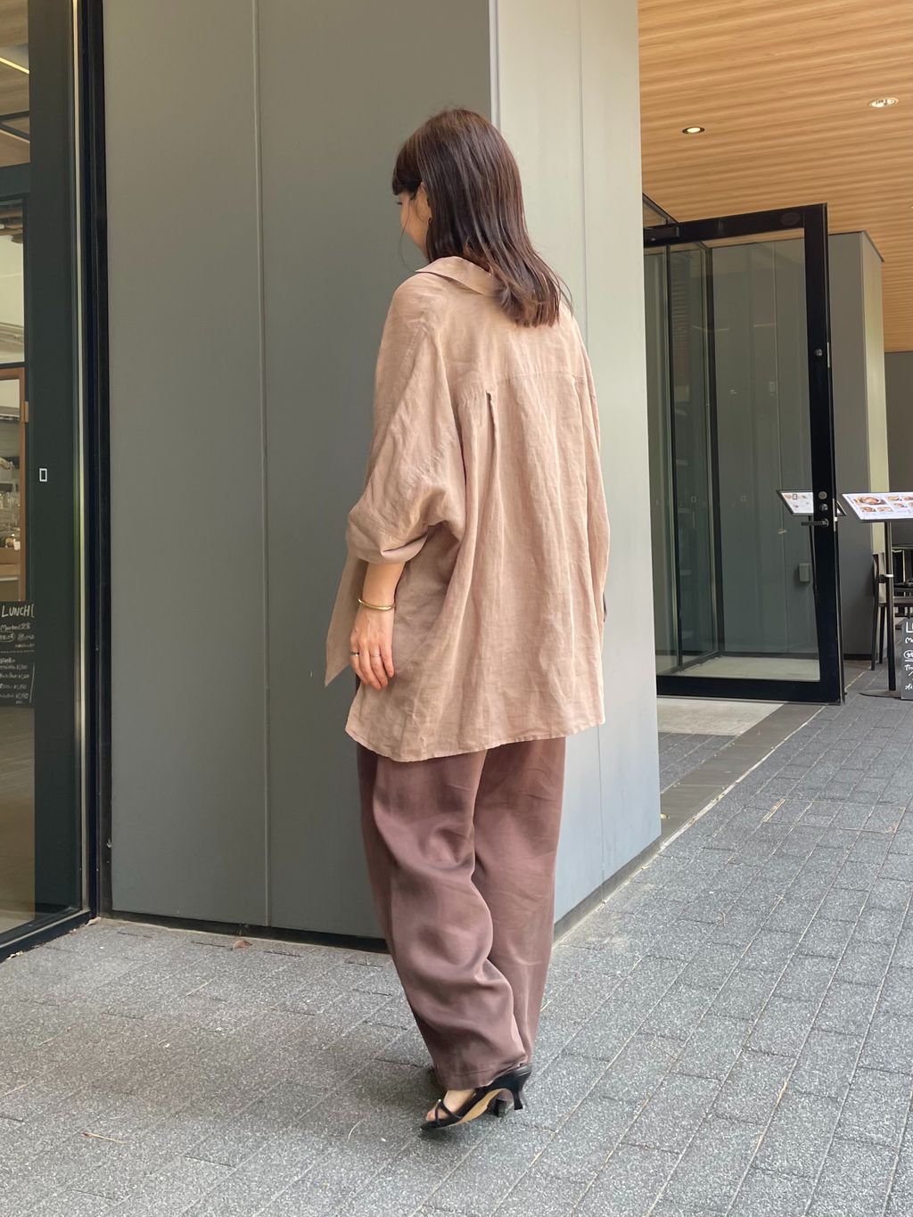 シリーズあり》リネンコットンBOXシャツのコーディネートスナップ