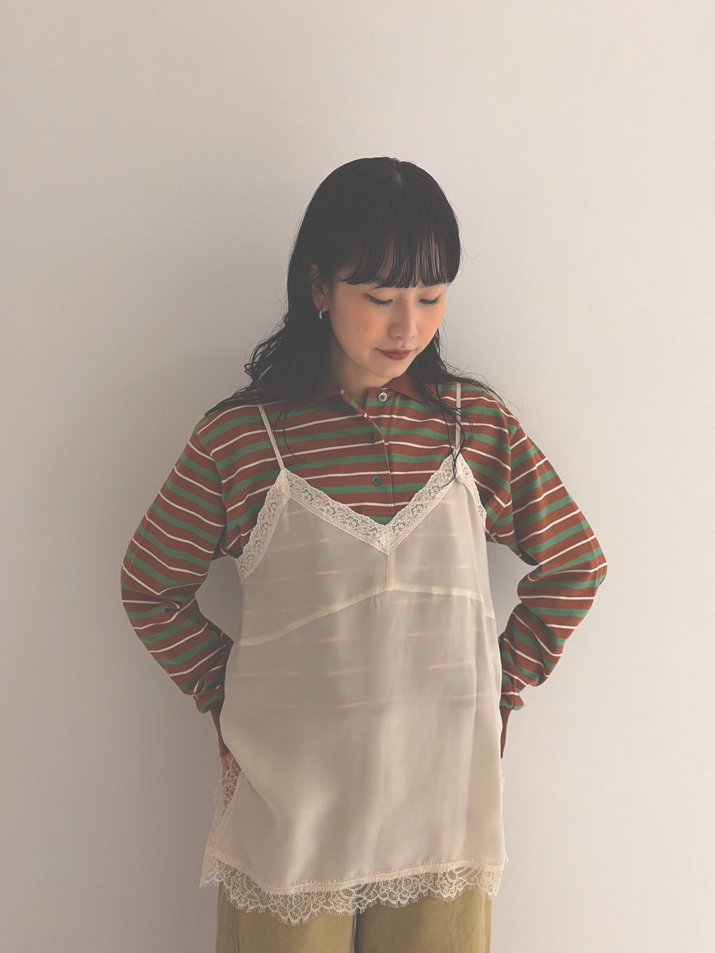 金子綾さん着用】レースキャミソールのコーディネートスナップ（YURA