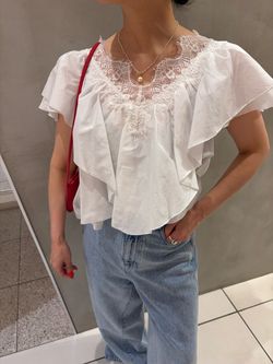 IENA LA BOUCLE リバーレースVネックブラウス　キャメル 予約》IENA LA BOUCLE レース Vネックブラウスのコーディネート