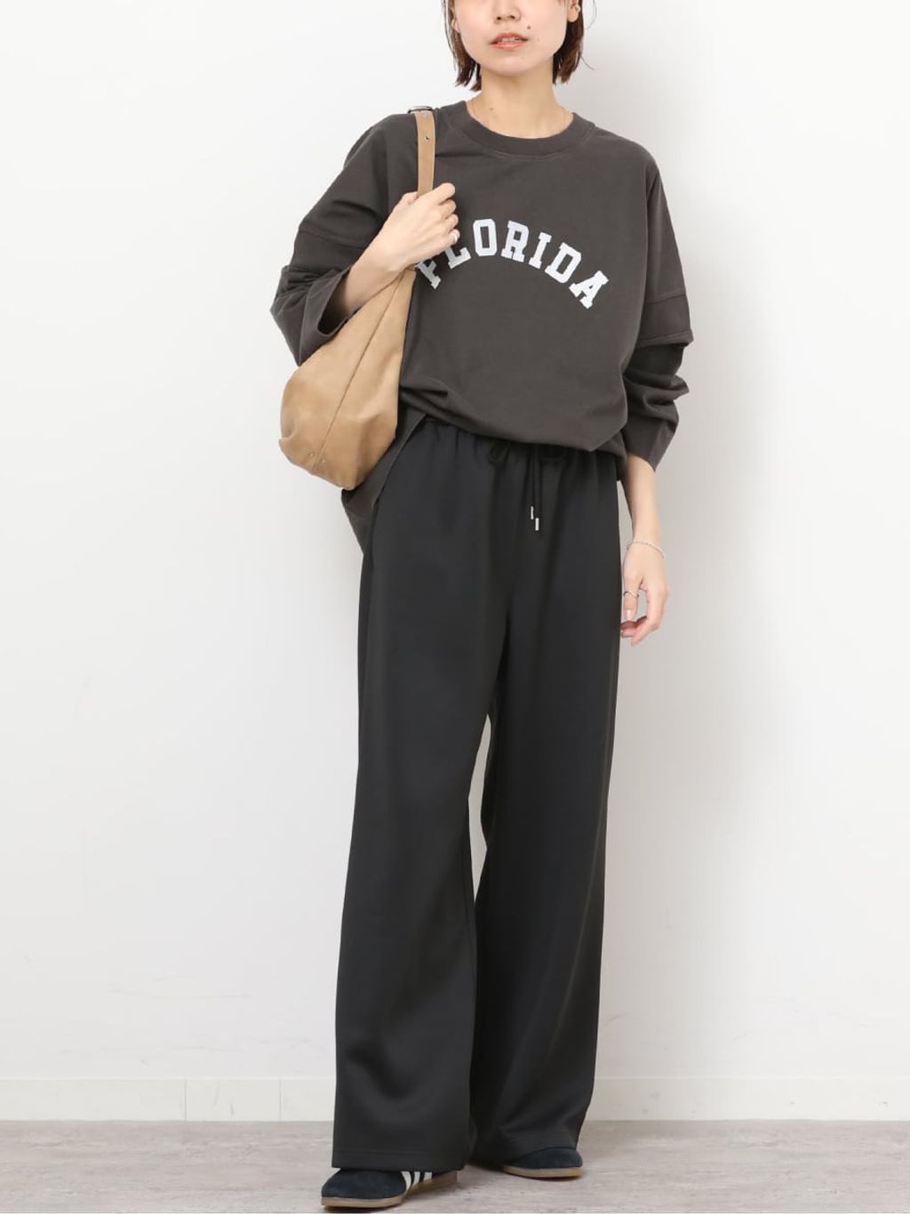 ソフトダンボールイージーパンツのコーディネートスナップ（misato