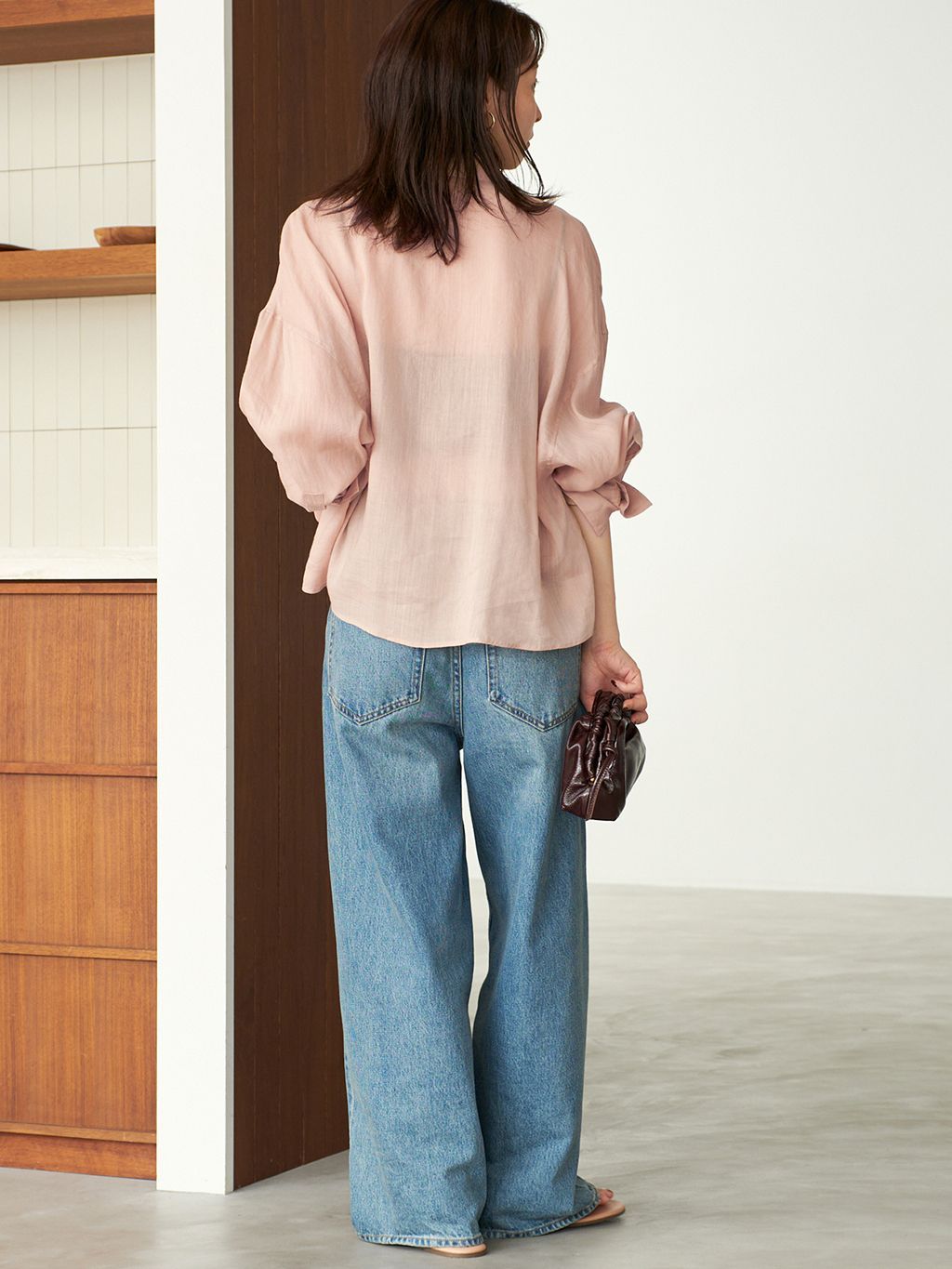 追加予約》RAMIE LYOCELL CROPPED シャツ 3のコーディネートスナップ