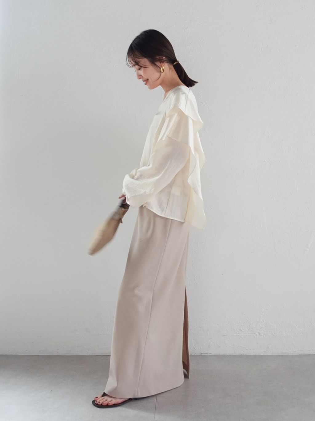 ELENI/エルニ 四子撚りウールバイアススカートのコーディネート