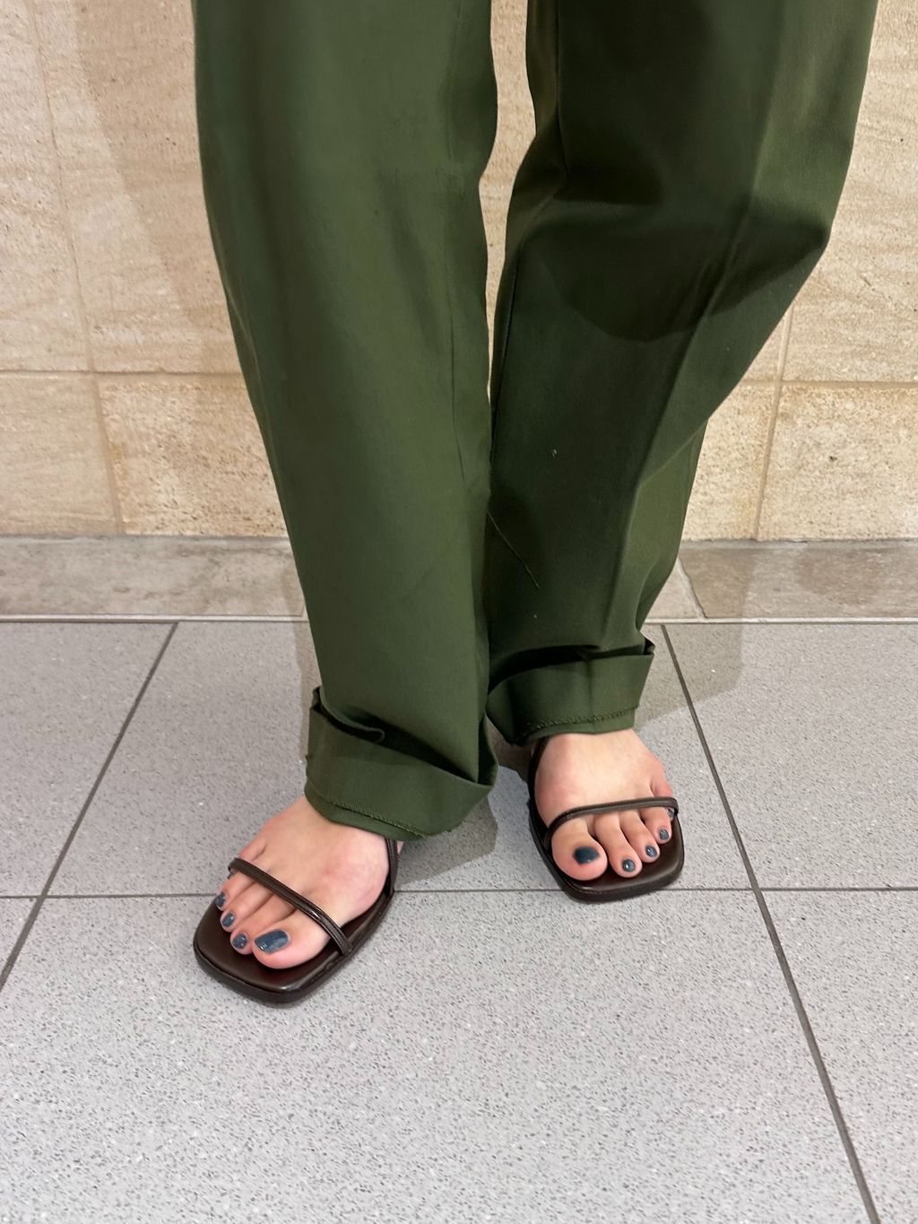 WEB+一部店舗限定》MIDORI UEEDA×GRISEナローストラップフラット