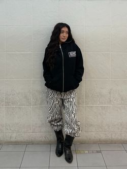 Ashley Williams / アシュリー・ウィリアムズ】 BUTTERFLY HOODIE