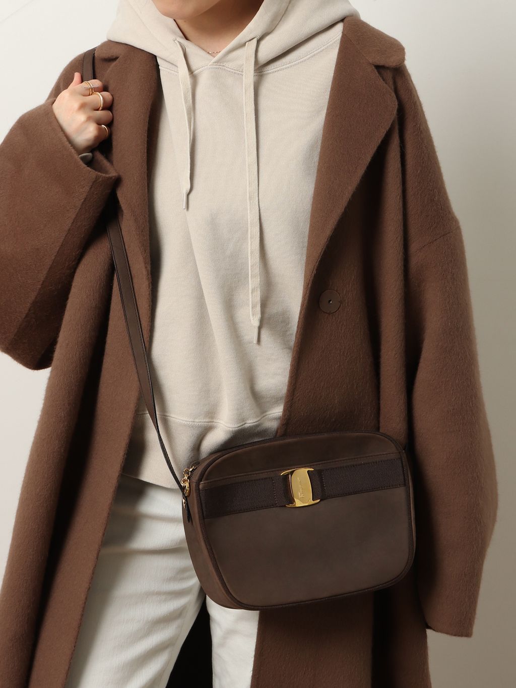 VINTAGE FERRAGAMO/フェラガモ】 Vara ショルダー バッグ suedeの