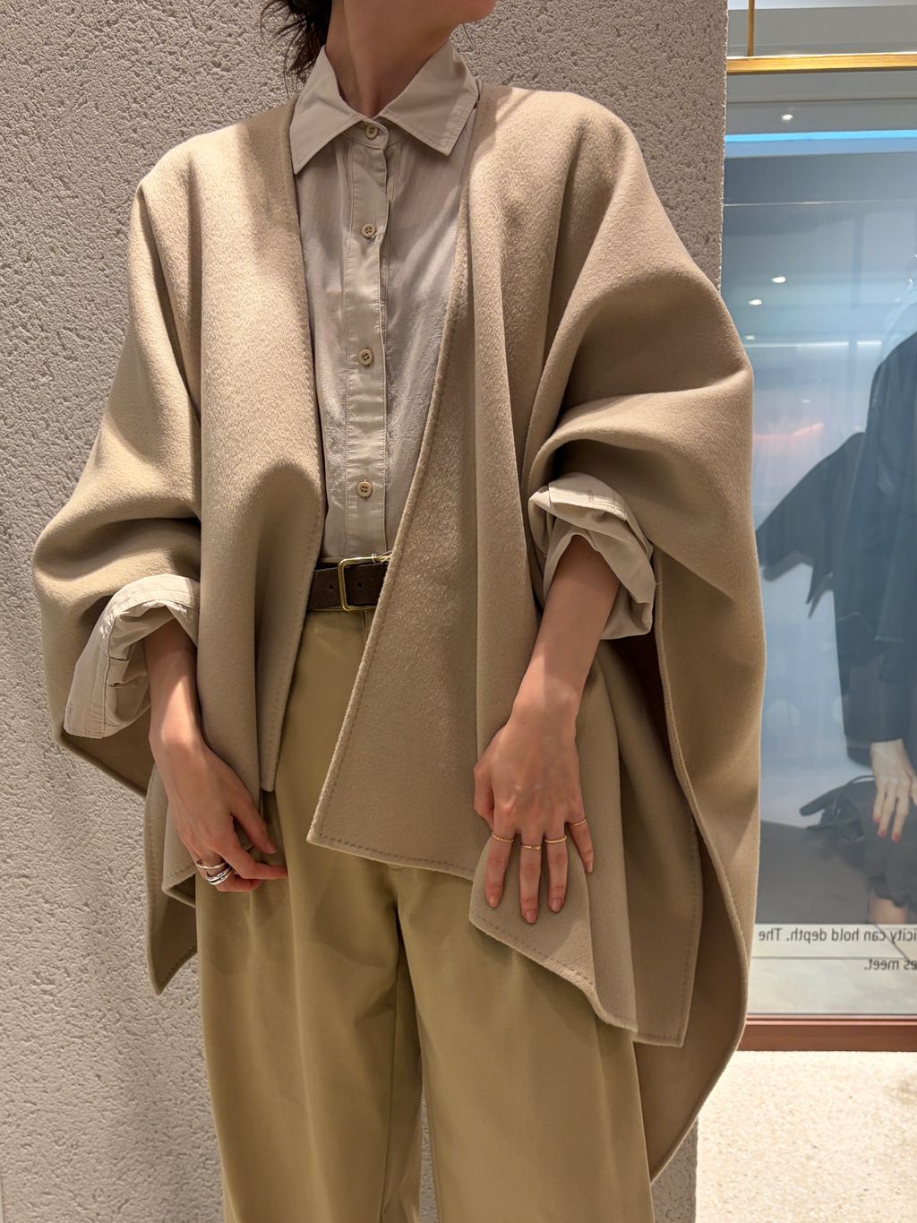 HAMILTON lazy poncho コートのコーディネートスナップ（mizuna