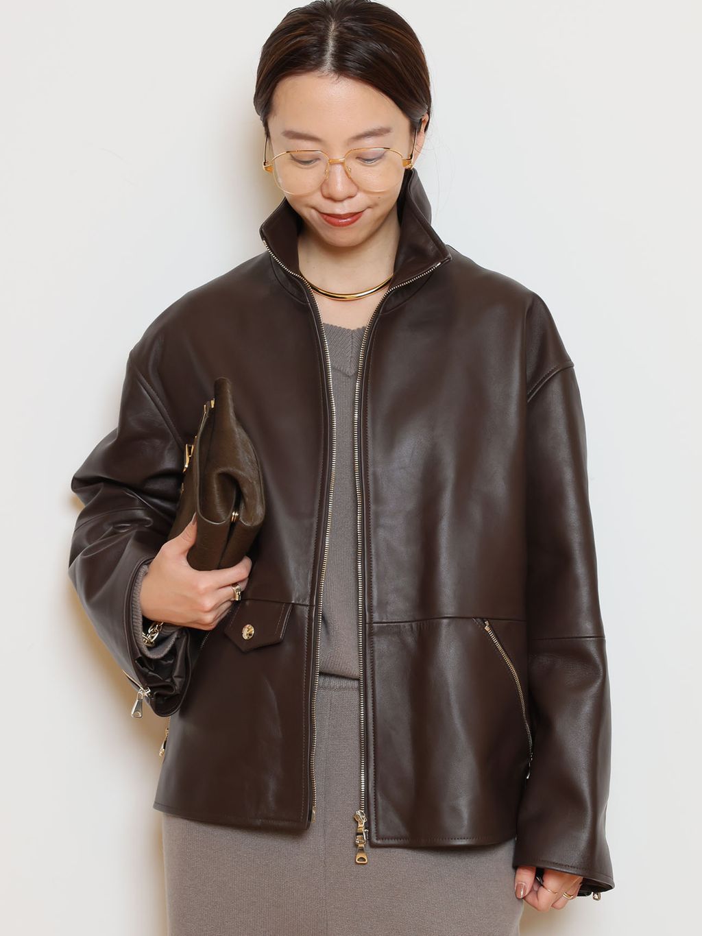 ミドルゲージ Vネック ニットのコーディネートスナップ（HASE）｜MUSE