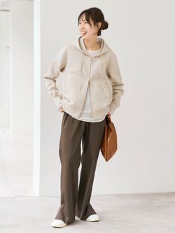 【Spick&Span】ストレッチジップパーカー　ベージュ 新色有り / 追加》ストレッチジップフードパーカーのコーディネート