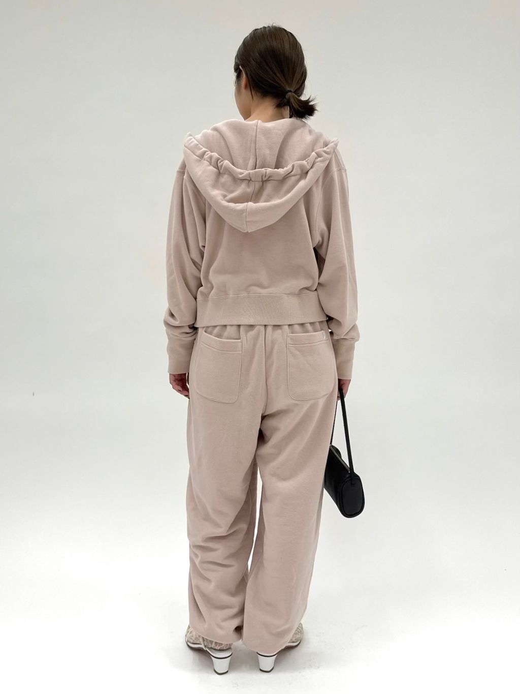 miller×lulu】クロップドパーカーのコーディネートスナップ（rio