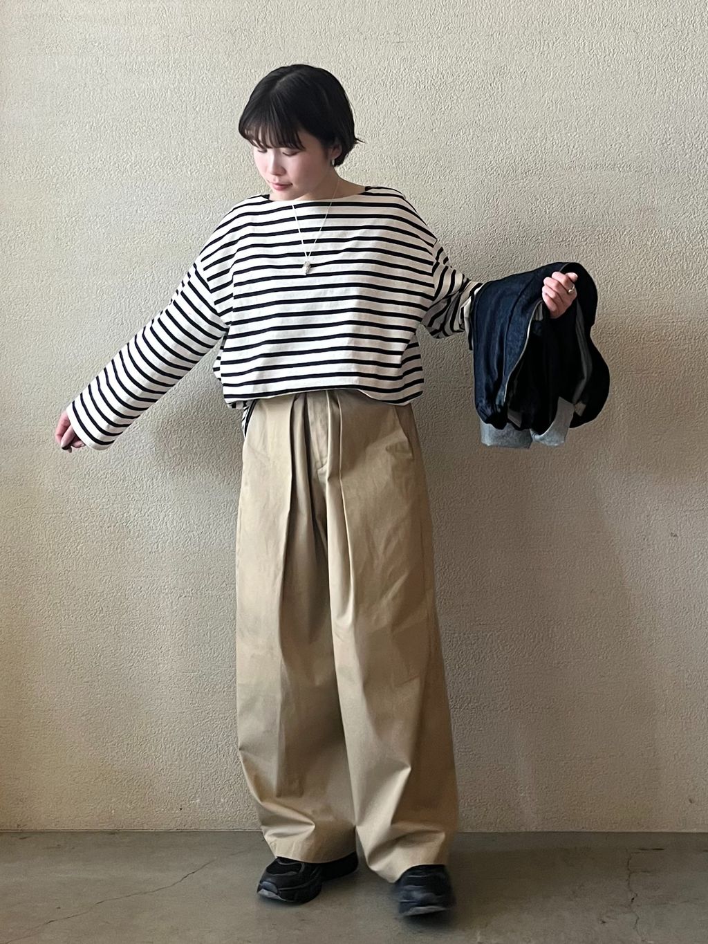 SUNDAY ハンサムチノパンツのコーディネートスナップ（A.D）｜journal