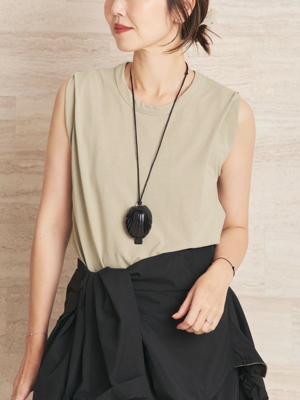 予約》le / ル 別注 MINIMAL SLEEVELESS トップスのコーディネート