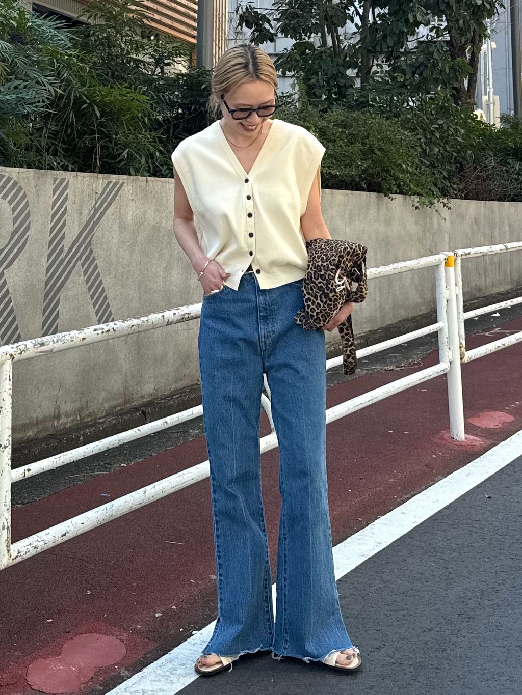 OUTDOOR PRODUCTS Usual Things