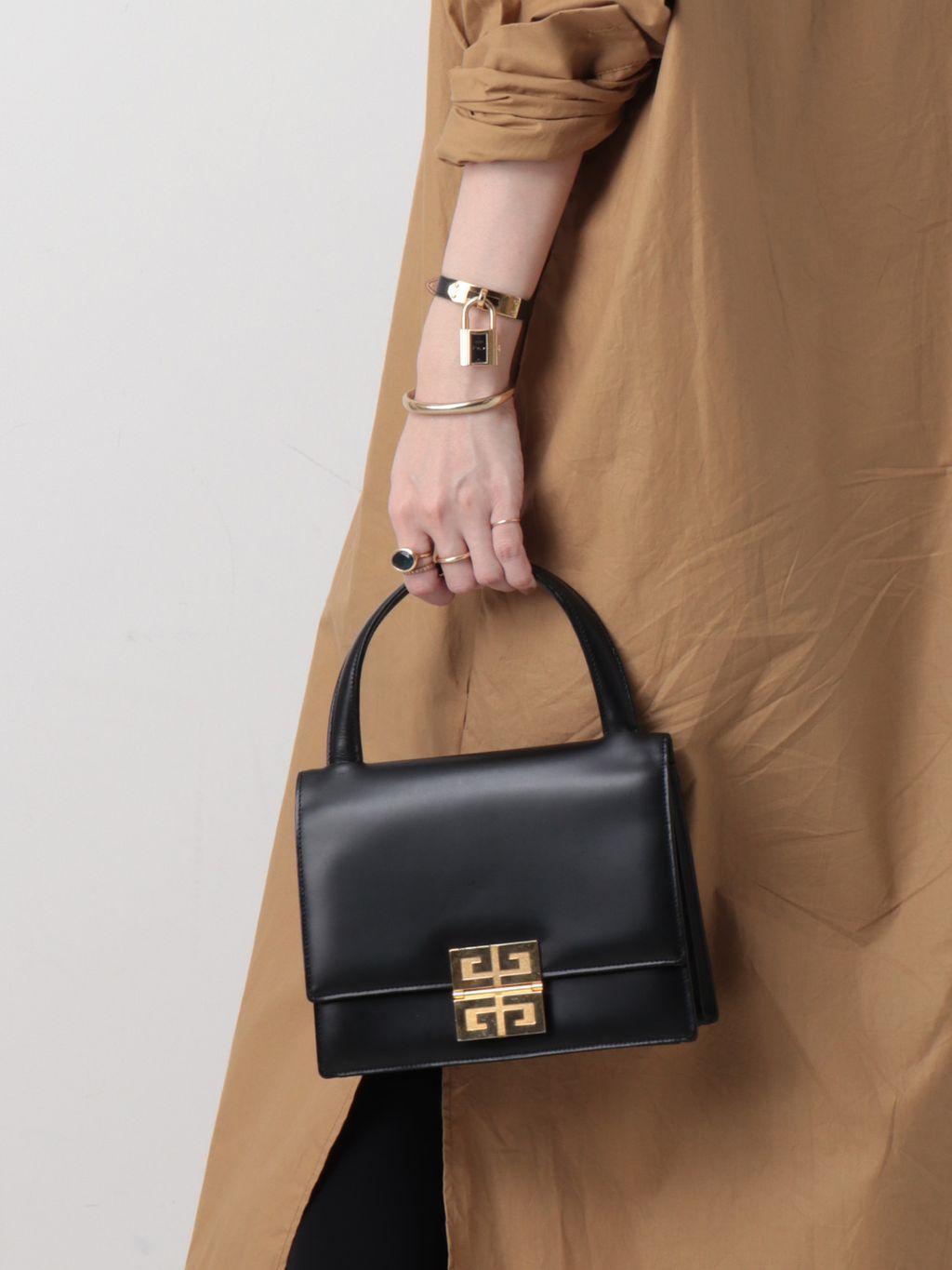 ジバンシー ハンドバッグ VINTAGE GIVENCHY/ジバンシィ】ハンドバッグのコーディネートスナップ