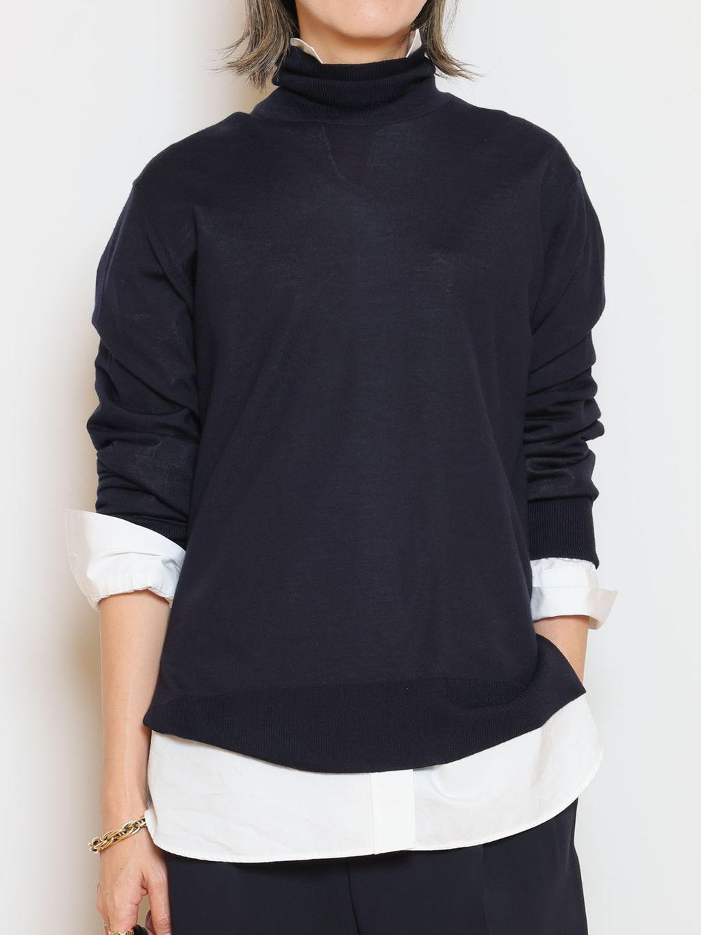 MILLENNIUM タートルネック スリットプルオーバーのコーディネート