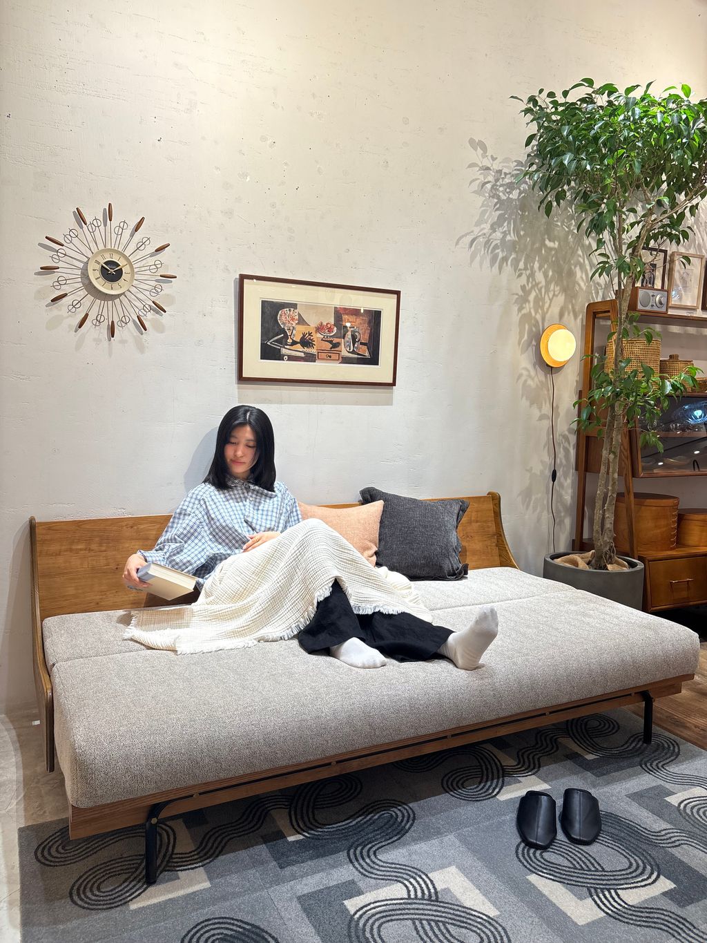 JOURNAL STANDARD FURNITURE