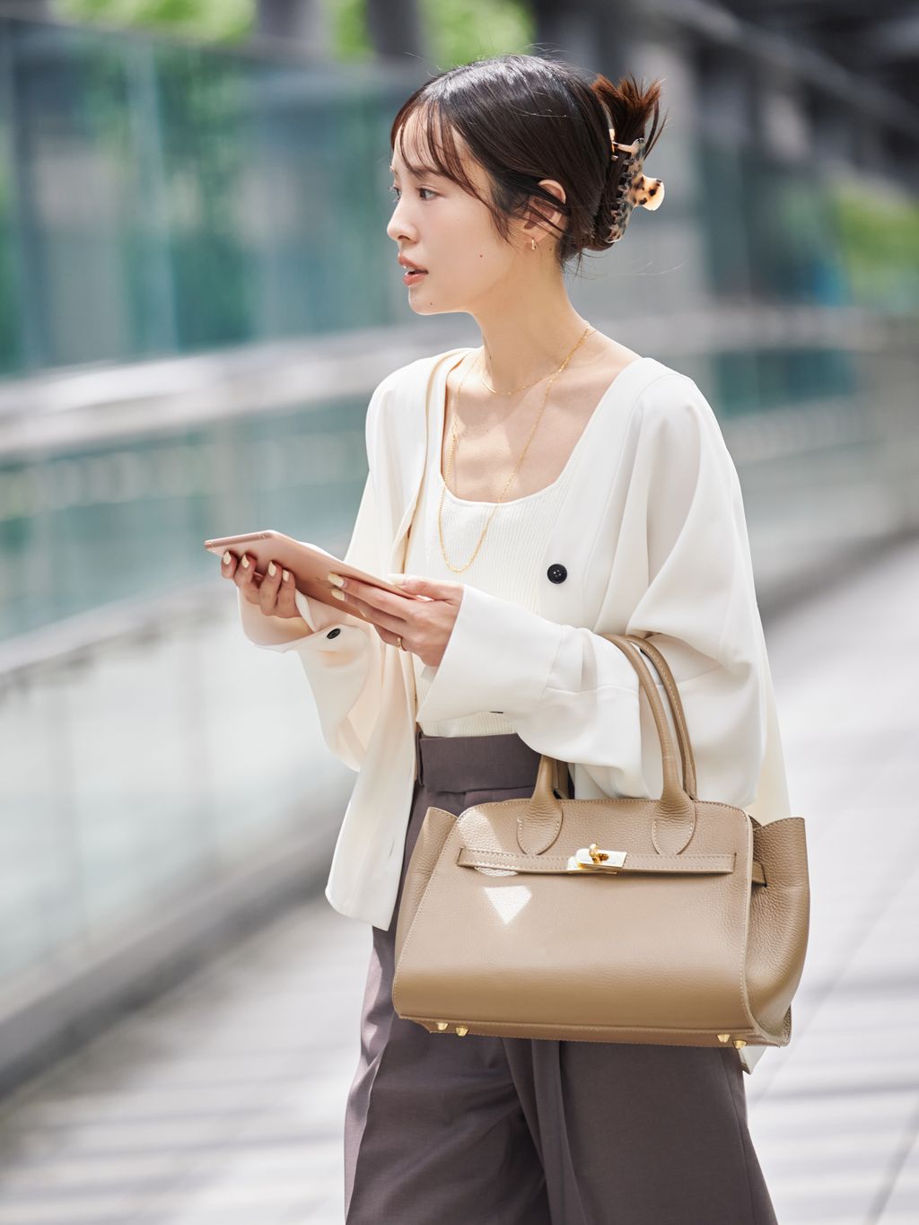 WEB限定追加》エステルダブルクロスカーデブラウスのコーディネート