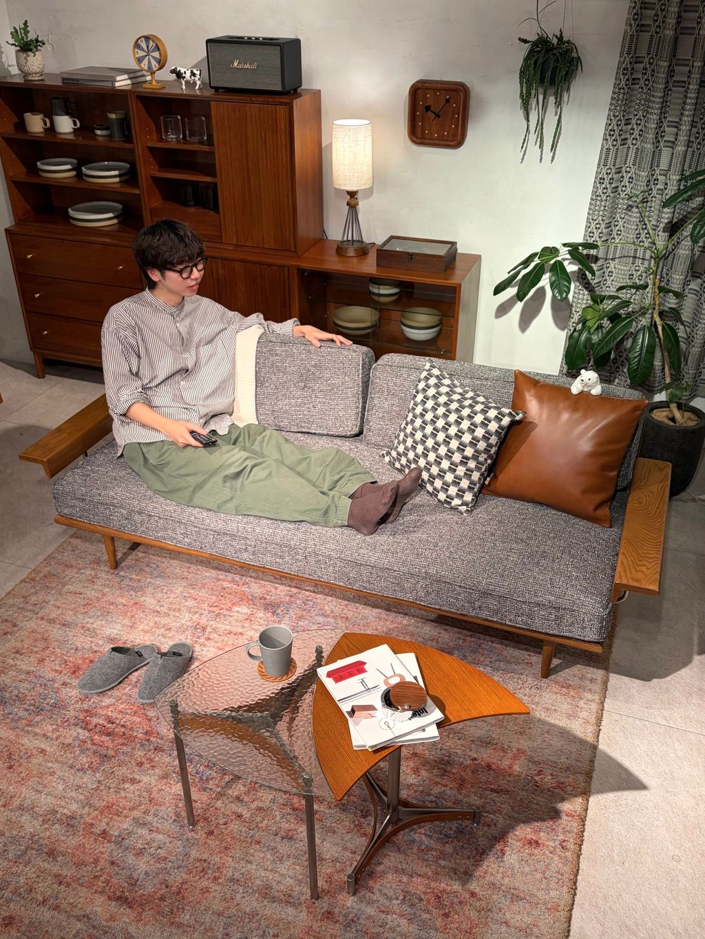 JOURNAL STANDARD FURNITURE