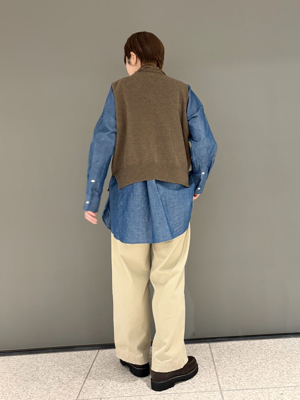 CORDERA】 MERINO WOOL LACE WAISTCOAT TAUPEのコーディネートスナップ