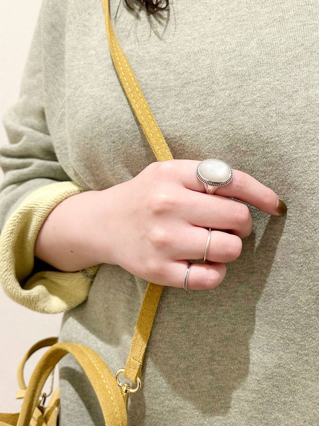 SAMH by LILAS】ホワイトムーンストーンリング SVのコーディネート