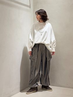 デラヴェジャージ カイトプルオーバーのコーディネートスナップ（AT