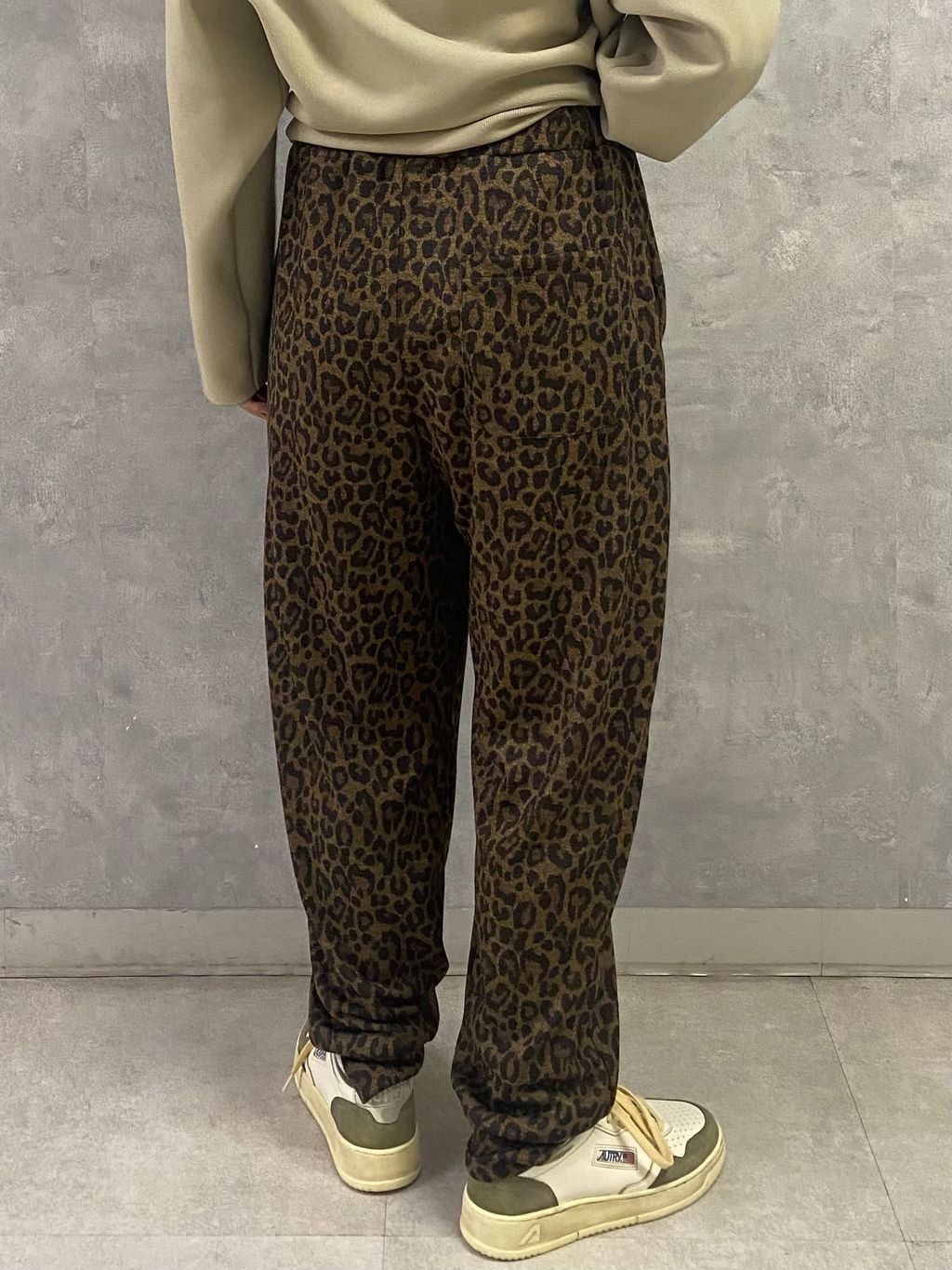 レオパードパンツのコーディネートスナップ（A.S）｜journal standard