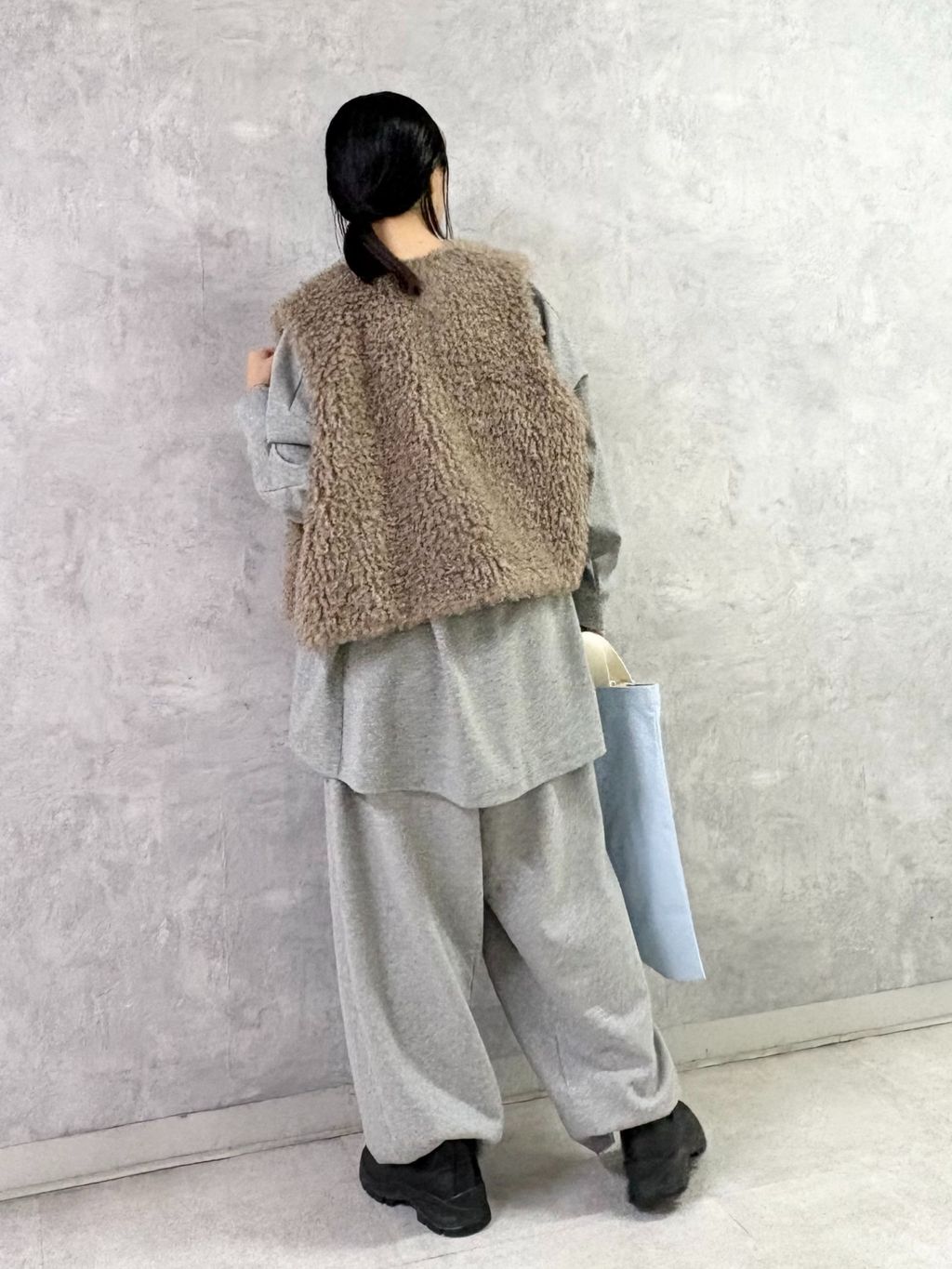 カーリーショートベストのコーディネートスナップ（K.H）｜journal