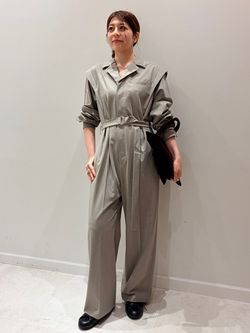 オープンカラーオールインワンのコーディネートスナップ（Kaori