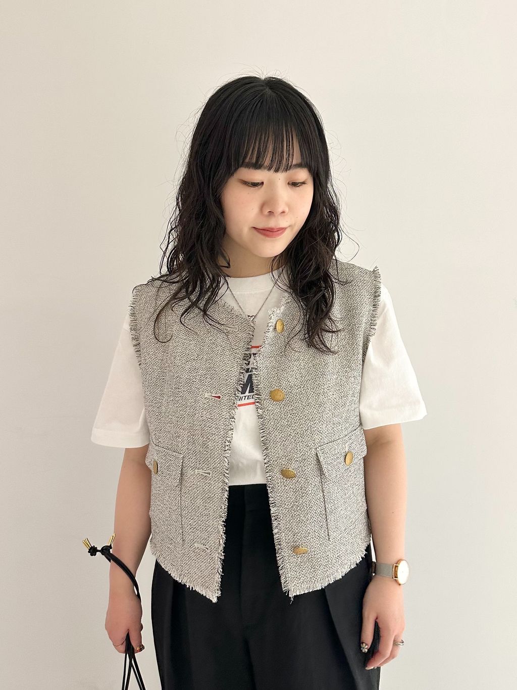 GIOLICA ツイードメッシュノーカラーベストのコーディネートスナップ