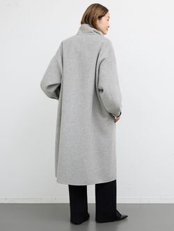 ウールアンゴラリバーコートのコーディネートスナップ（MIZU