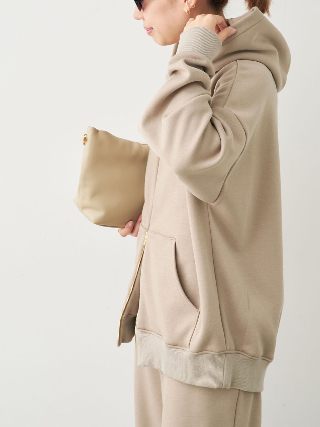 新品 Deuxieme Classe Warm ジップ フーディー/ブラウン Warm ジップ フーディーのコーディネートスナップ（MIO）｜Deuxieme