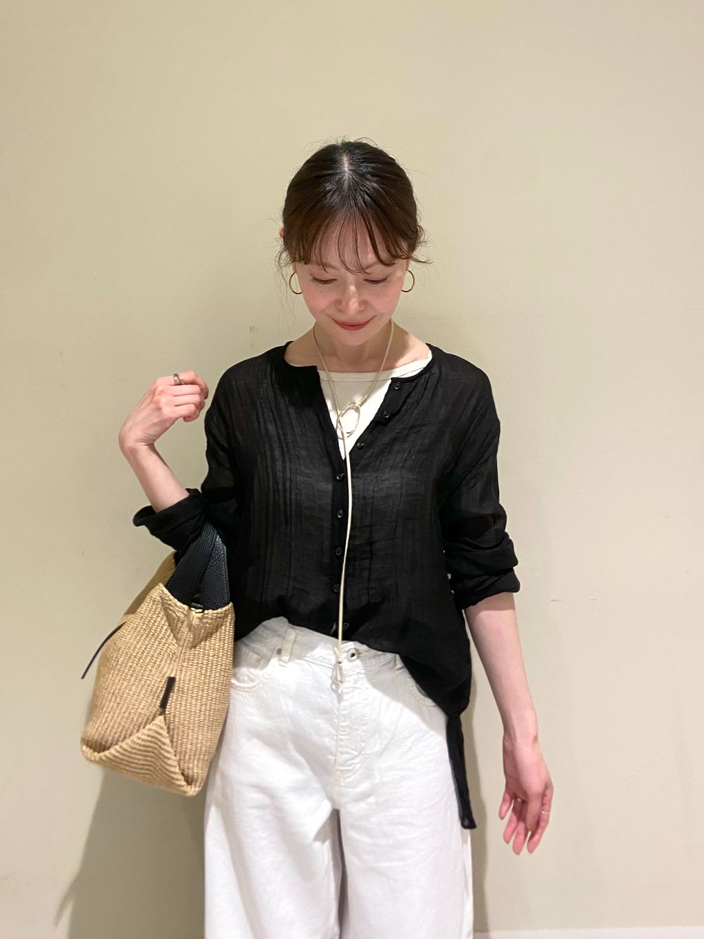 クレープクルーネックブラウスのコーディネートスナップ（aya）｜Spick