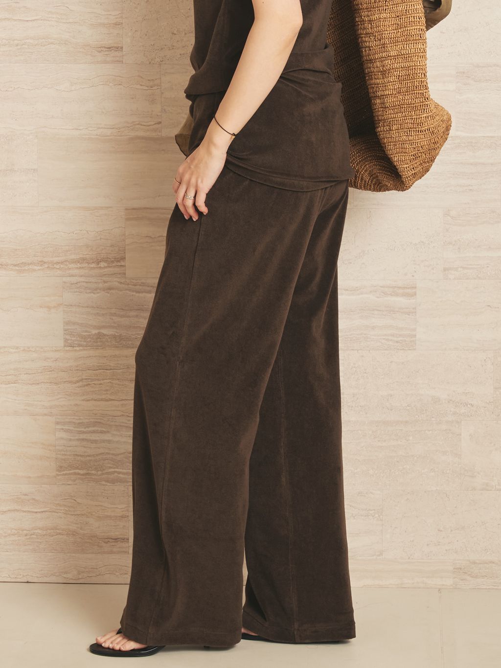 追加》RAFFIA BASKET バッグ 2のコーディネートスナップ（yoshie