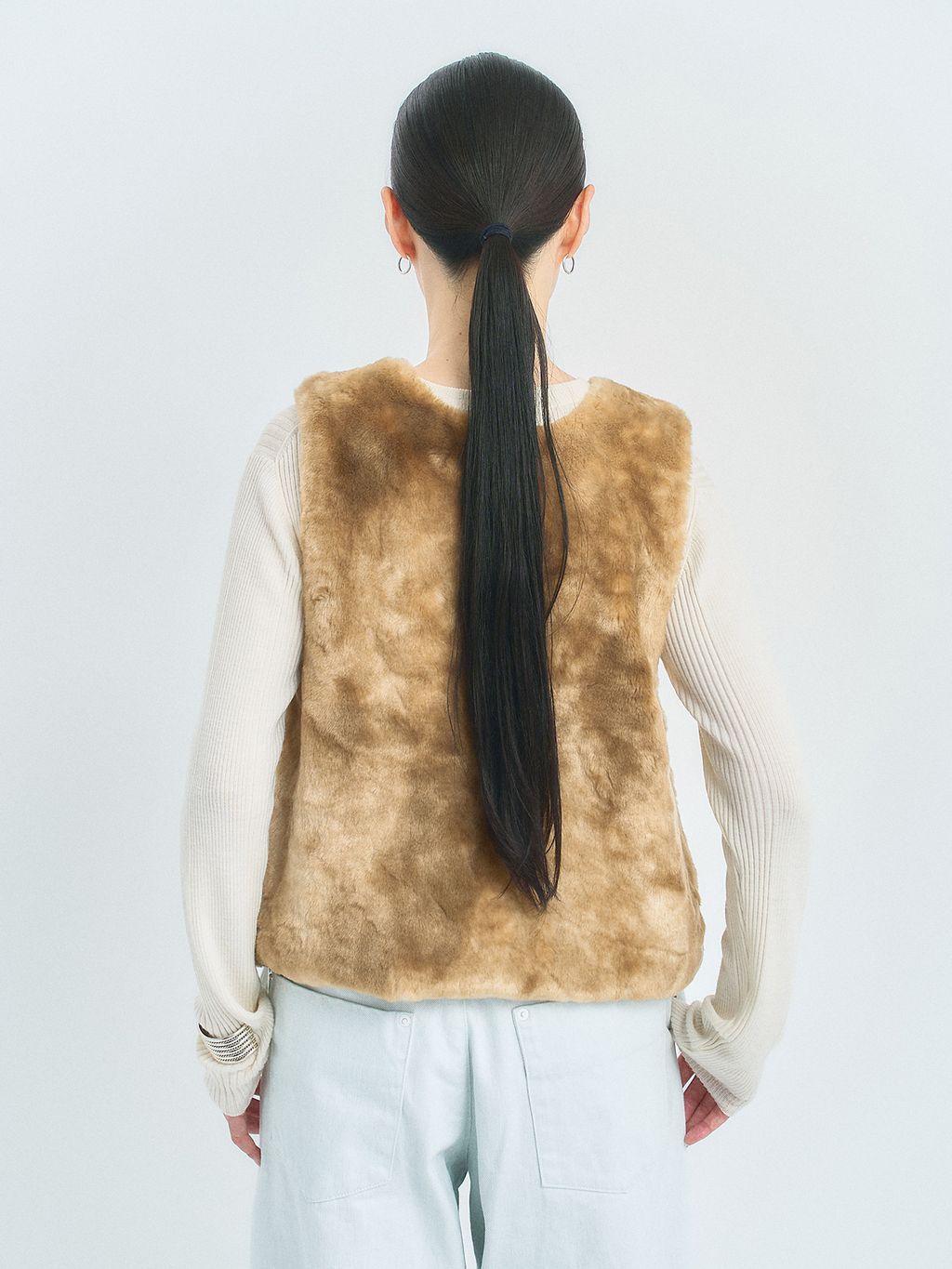 FUR VEST / ファーベストのコーディネートスナップ（Y.M）｜CALMER